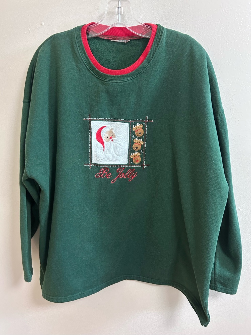 Vintage 90s “Be Jolly" Embroidered Christmas Sweatshirt Green Crewneck Santa